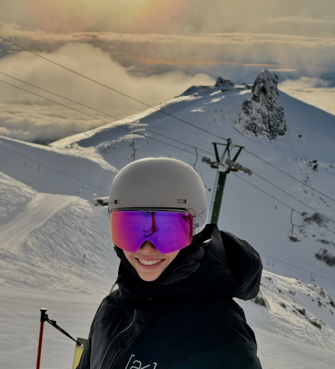 Foto de perfil del instructor Lola Miranda  - Instructor certificado de esquí y snowboard en SnowMatch